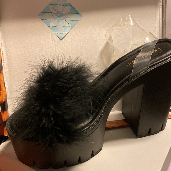 Black fuzzy platform sandal heels - Picture 2 of 5
